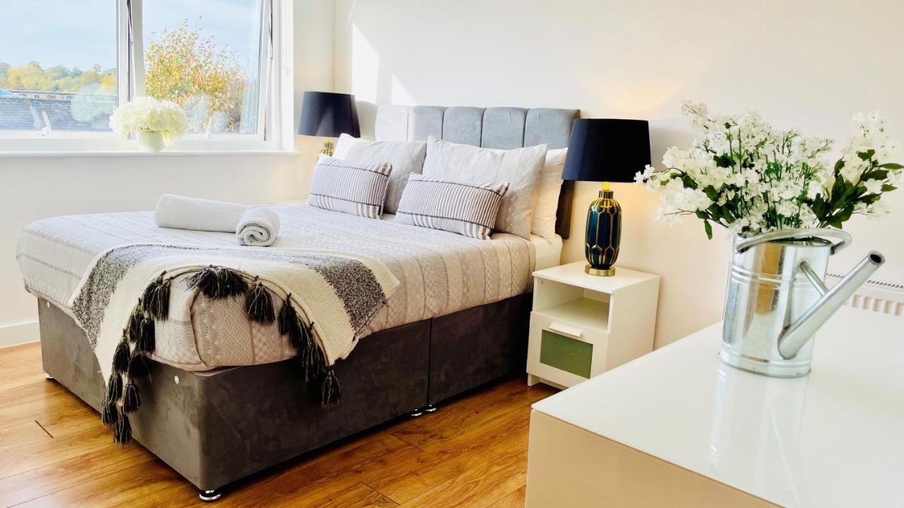 Urban Gem Apartment- Free Parking Энфилд Экстерьер фото