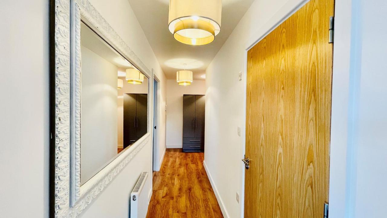 Urban Gem Apartment- Free Parking Энфилд Экстерьер фото