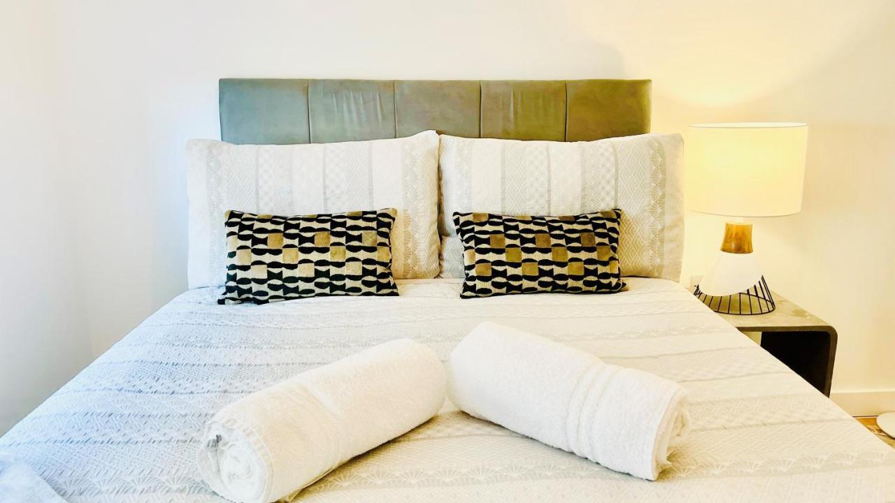 Urban Gem Apartment- Free Parking Энфилд Экстерьер фото