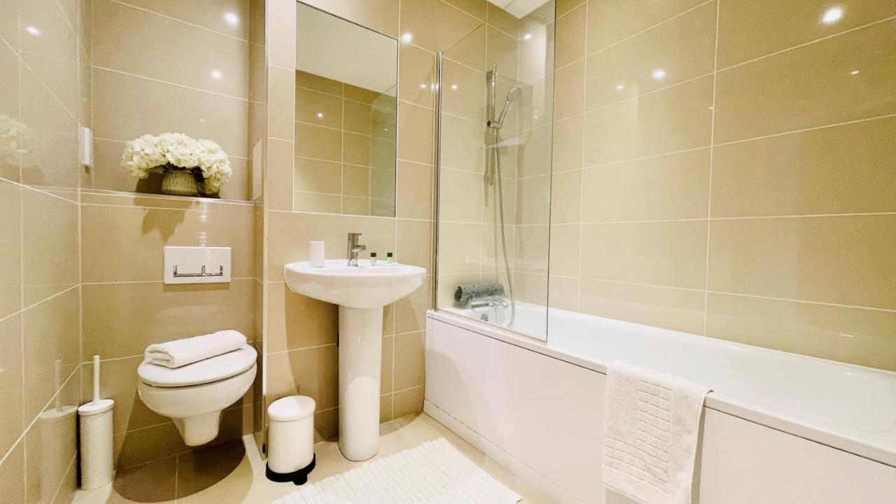 Urban Gem Apartment- Free Parking Энфилд Экстерьер фото